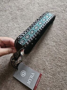 Myra Genuine Leather Dog Collar Size MEDIUM